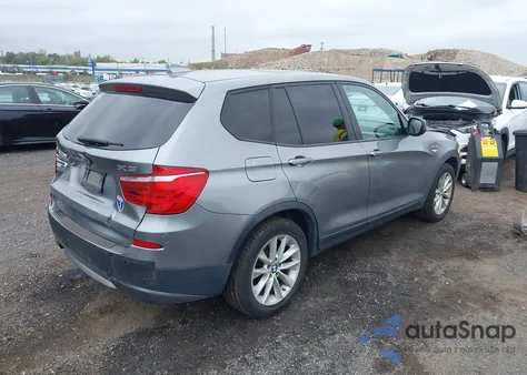 2013 BMW X3 xDrive28I z USA, uszkodzony, nr VIN 5UXWX9C51D0D06892